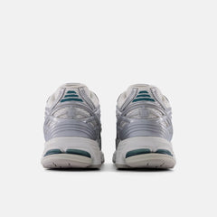 New Balance 1906R Silver metalic with sea salt and new spruce - Unisex